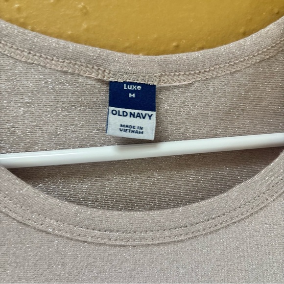 Old Navy luxe Light pink shine Top size M - Picture 2 of 5